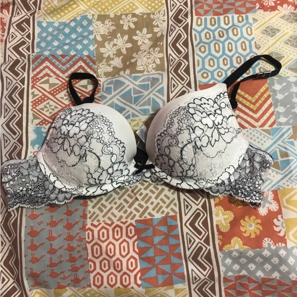 Victoria’s Secret Vintage Floral Embroidery Rhinestones Push Up Bra - Picture 7 of 16
